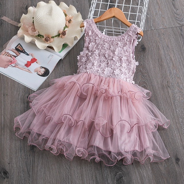 Dievčenské šaty s nariasenou sukňou