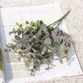 Zelená eukalyptová vetva do záhradnej vázy
