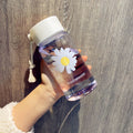 Transparentné plastové fľaše na vodu sedmokrásky