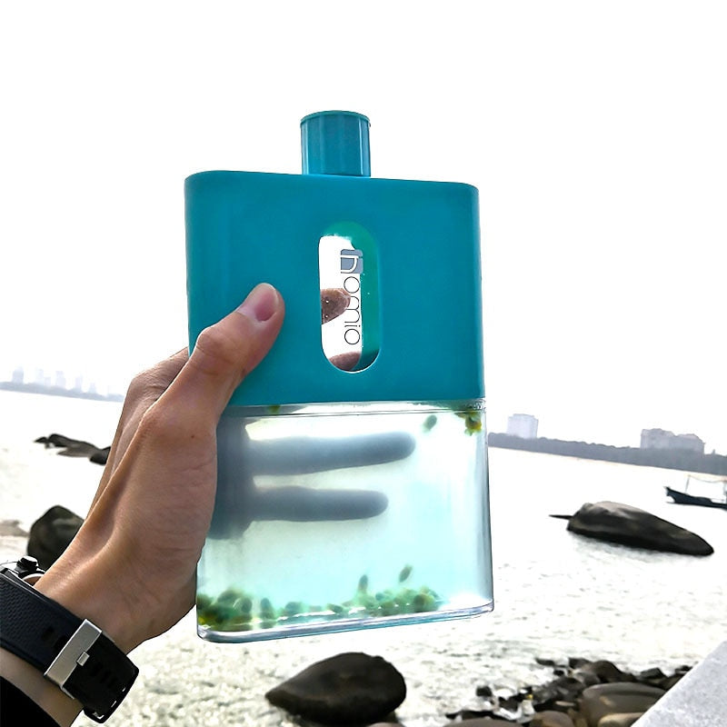Cestovná plastová plochá fľaša na vodu