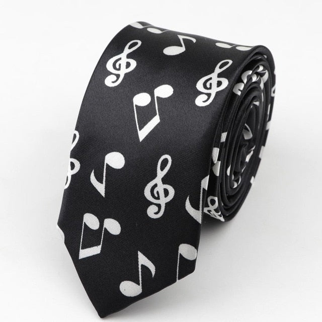 Úzka kravata s notami