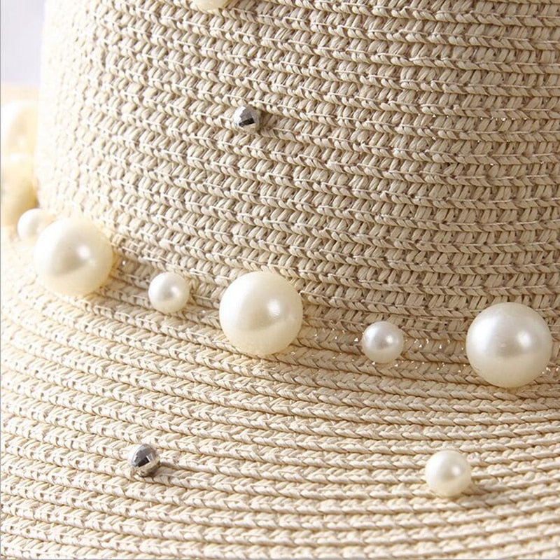 Slamený klobúk s perlamy