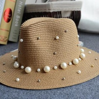 Slamený klobúk s perlamy