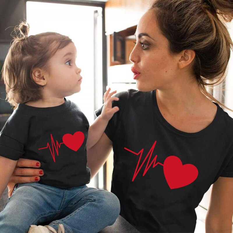 Rovnaké tričká pre mamu a dcéru