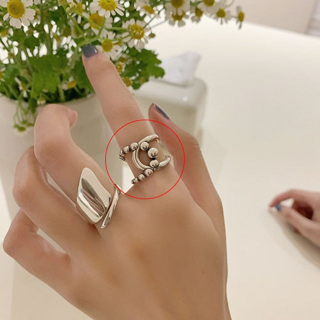 Dámsky prsteň nepravidelného tvaru