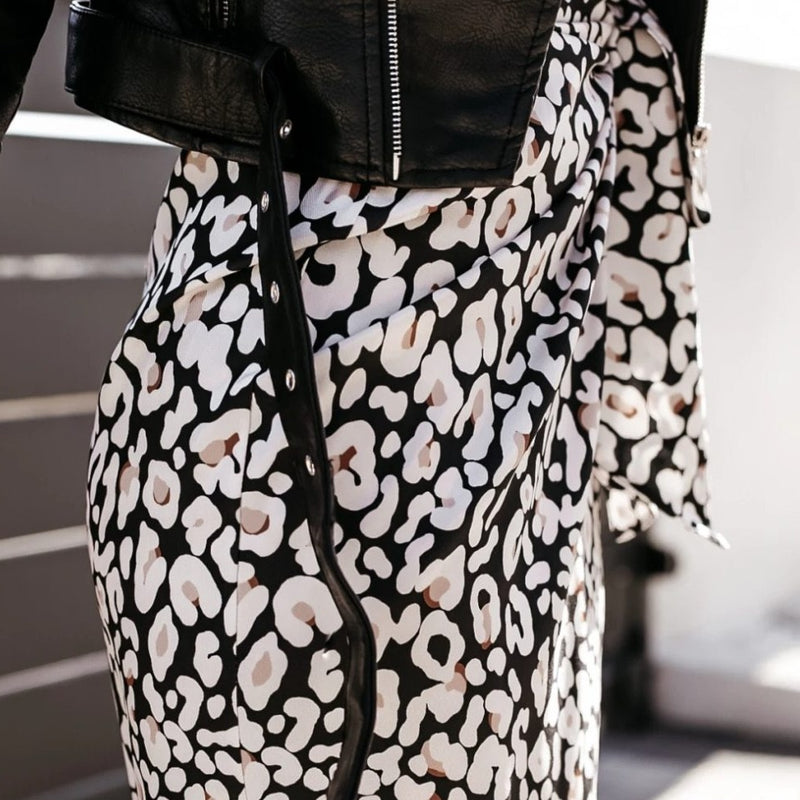 Dámska mini sukňa s leopardím vzorom