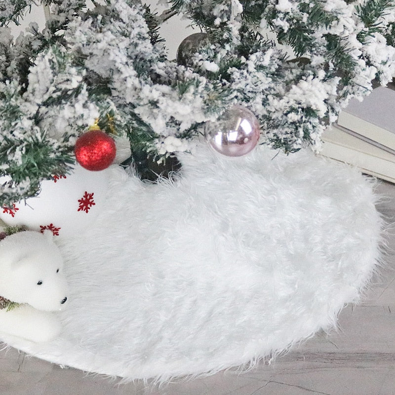 Biely koberček pod vianočný stromček