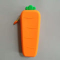 Silikónový peračník v tvare mrkvy