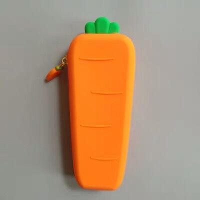 Silikónový peračník v tvare mrkvy