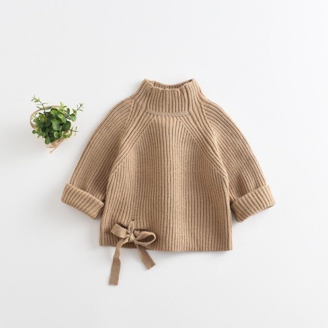Dievčenský sveter s mašličkou a stojačikom