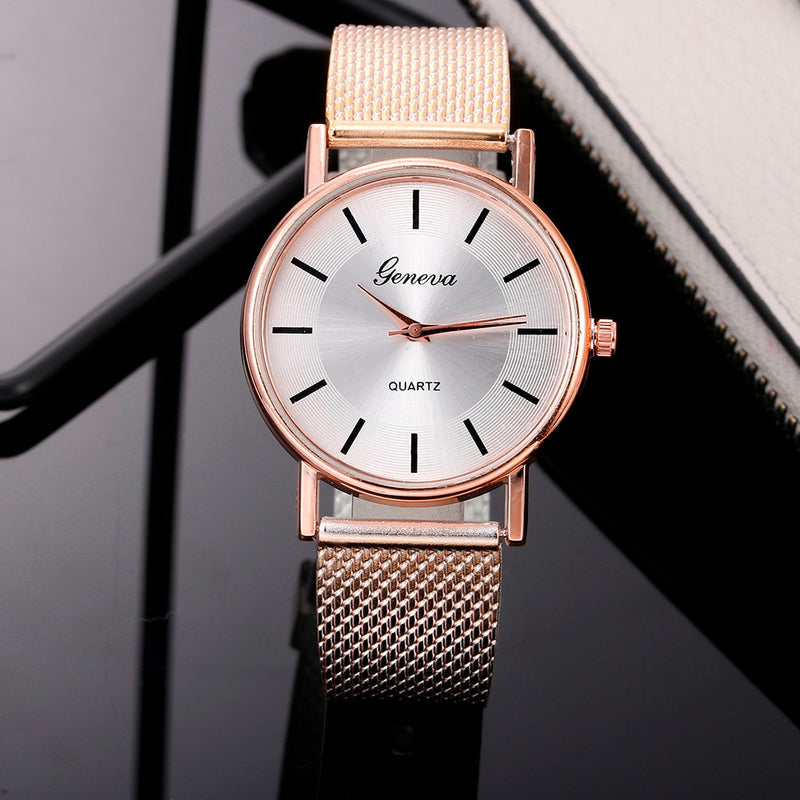 Dámske elegantné hodinky s kovovým náramkom