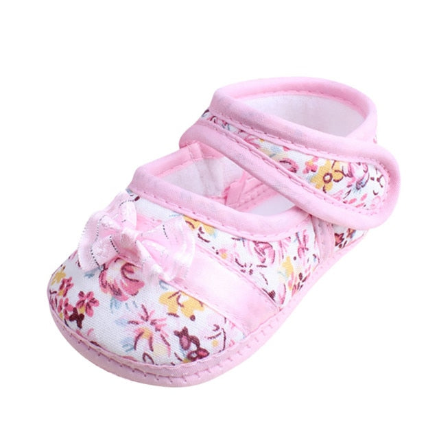 Dievčenské kvetinkové sandálky