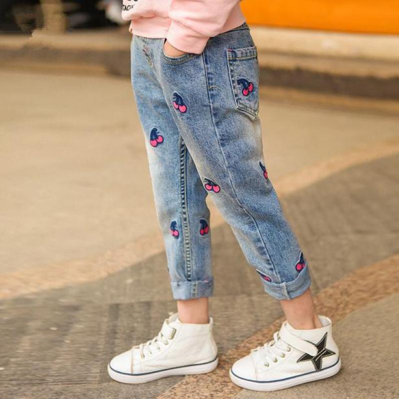 Dievčenské džínsy s čerešničkami