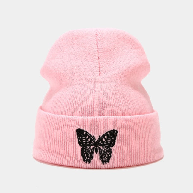 Pletená čiapka s motýľom