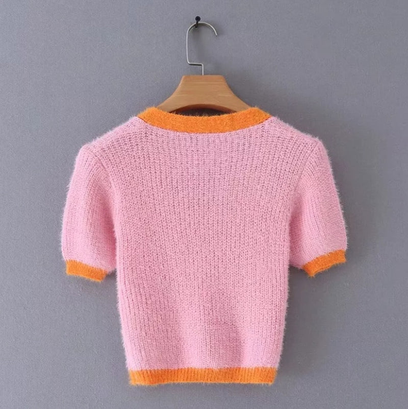 Dámsky krátky trendy sveter