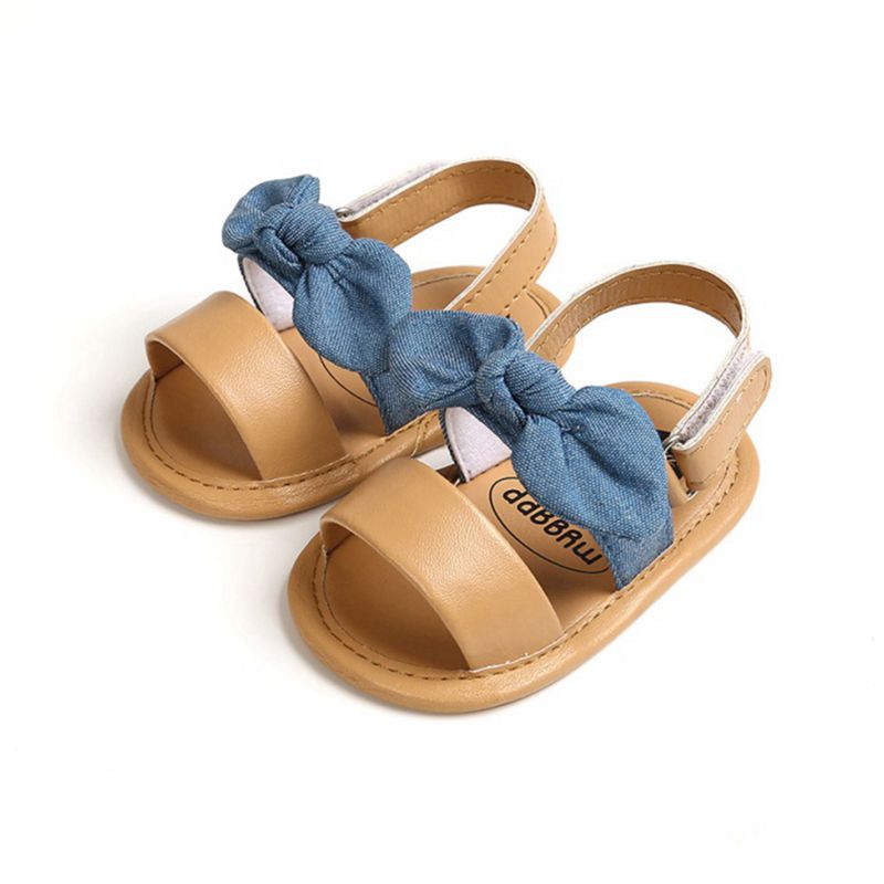 Dievčenské moderné sandále na leto