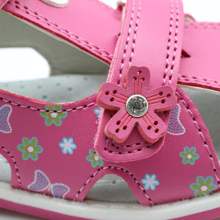 Dievčenské sandálky s motýlikmi