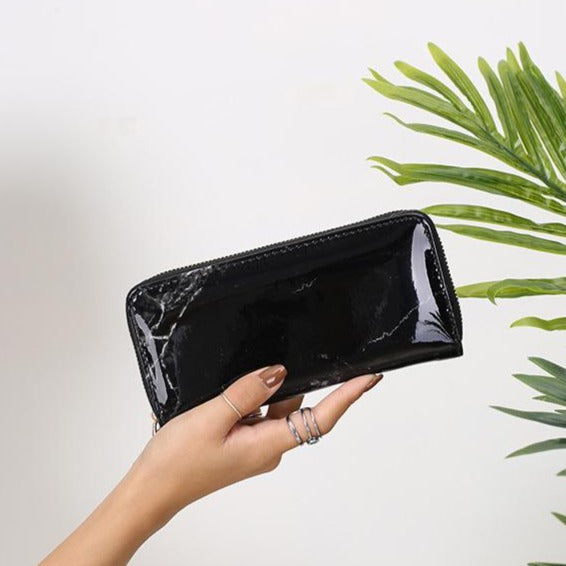 Dámska peňaženka s mramorovým vzorom
